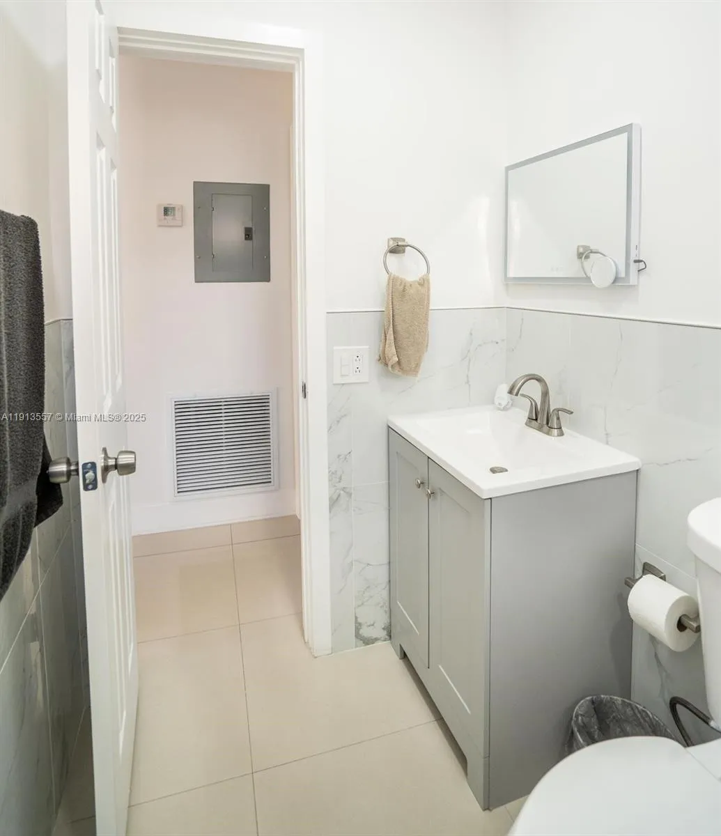 2388 Ne 173rd St 2390, North Miami Beach, Florida, North Miami Beach, Florida 33160, 2 Bedrooms Bedrooms, ,2 BathroomsBathrooms,Residential Lease,For Rent,2388 Ne 173rd St 2390, North Miami Beach, Florida ,A11913557