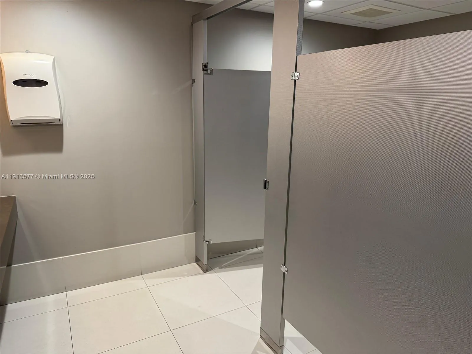 1331 Brickell Bay Dr 2, Miami, Florida 33131, Miami, Florida 33131, ,Commercial Sale,For Sale,1331 Brickell Bay Dr 2, Miami, Florida 33131,A11913577