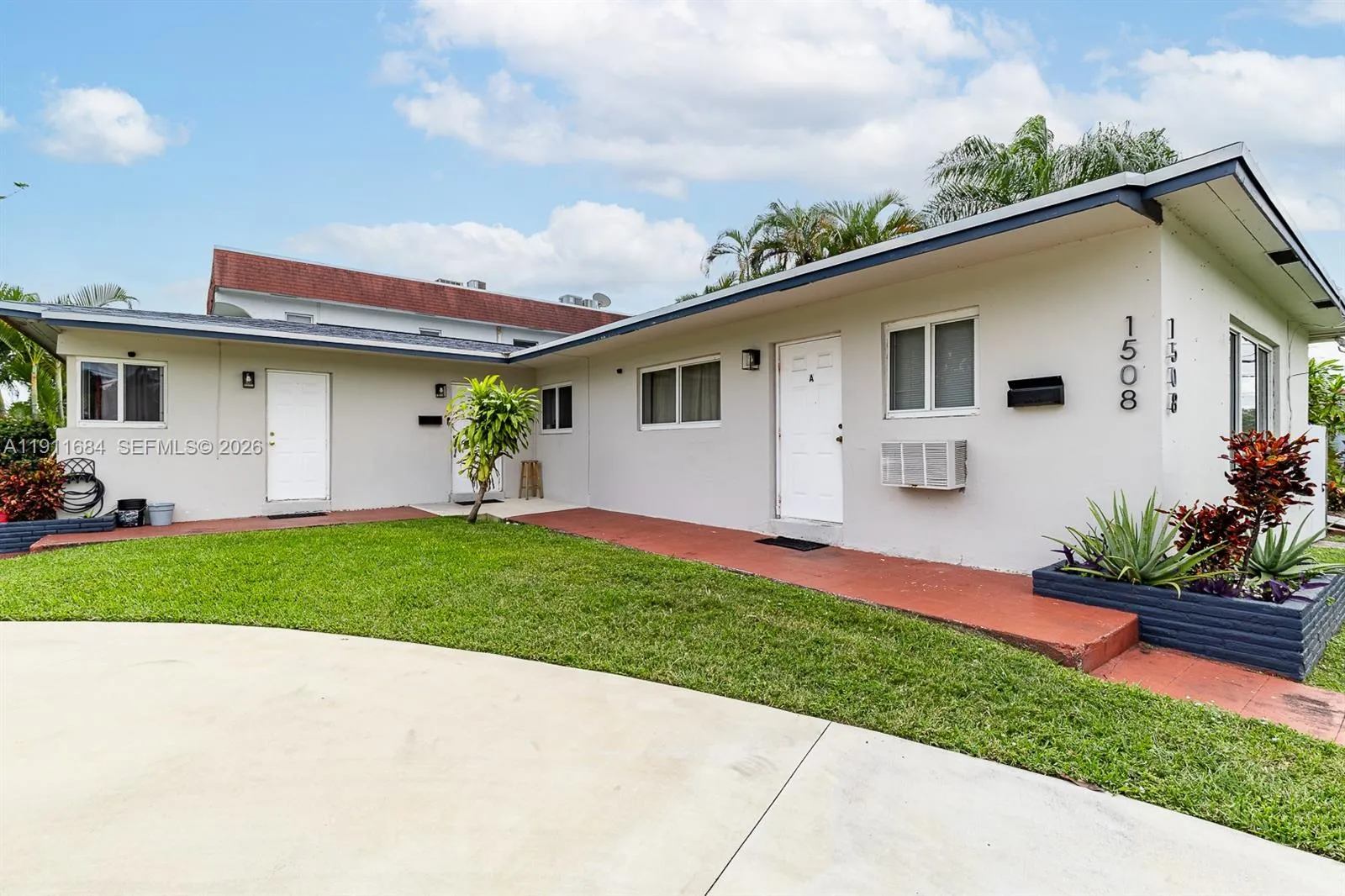 1508 E Garfield St, Hollywood, Florida 33020, Hollywood, Florida 33020, ,Residential Income,For Sale,1508 E Garfield St, Hollywood, Florida 33020,A11911684