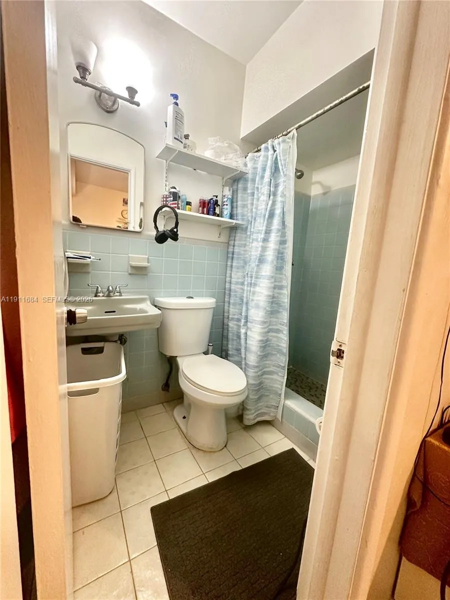 1508 E Garfield St, Hollywood, Florida 33020, Hollywood, Florida 33020, ,Residential Income,For Sale,1508 E Garfield St, Hollywood, Florida 33020,A11911684