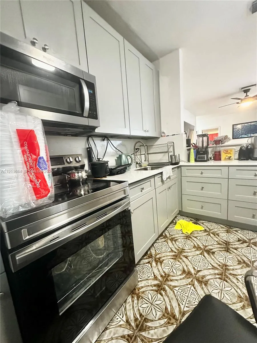 1508 E Garfield St, Hollywood, Florida 33020, Hollywood, Florida 33020, ,Residential Income,For Sale,1508 E Garfield St, Hollywood, Florida 33020,A11911684