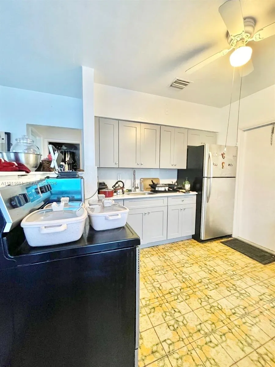 1508 E Garfield St, Hollywood, Florida 33020, Hollywood, Florida 33020, ,Residential Income,For Sale,1508 E Garfield St, Hollywood, Florida 33020,A11911684