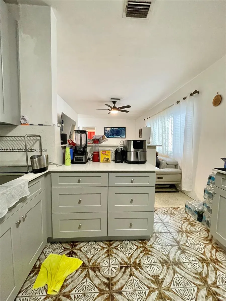 1508 E Garfield St, Hollywood, Florida 33020, Hollywood, Florida 33020, ,Residential Income,For Sale,1508 E Garfield St, Hollywood, Florida 33020,A11911684