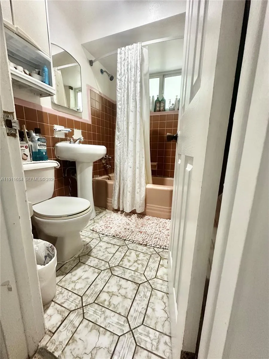 1508 E Garfield St, Hollywood, Florida 33020, Hollywood, Florida 33020, ,Residential Income,For Sale,1508 E Garfield St, Hollywood, Florida 33020,A11911684