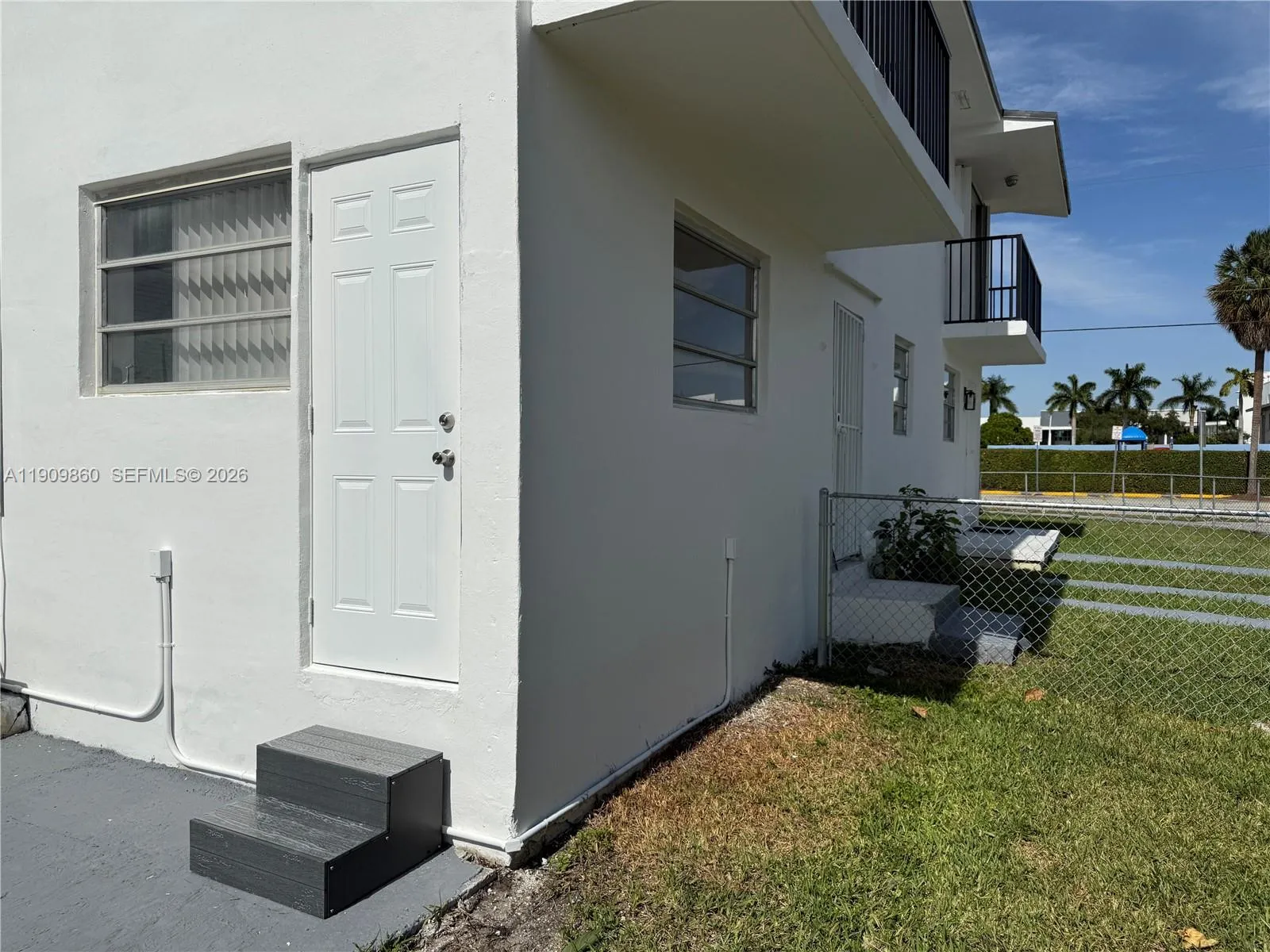 3200 Sw 88th Pl Back, Miami, Florida 33165, Miami, Florida 33165, ,1 BathroomBathrooms,Residential Lease,For Rent,3200 Sw 88th Pl Back, Miami, Florida 33165,A11909860