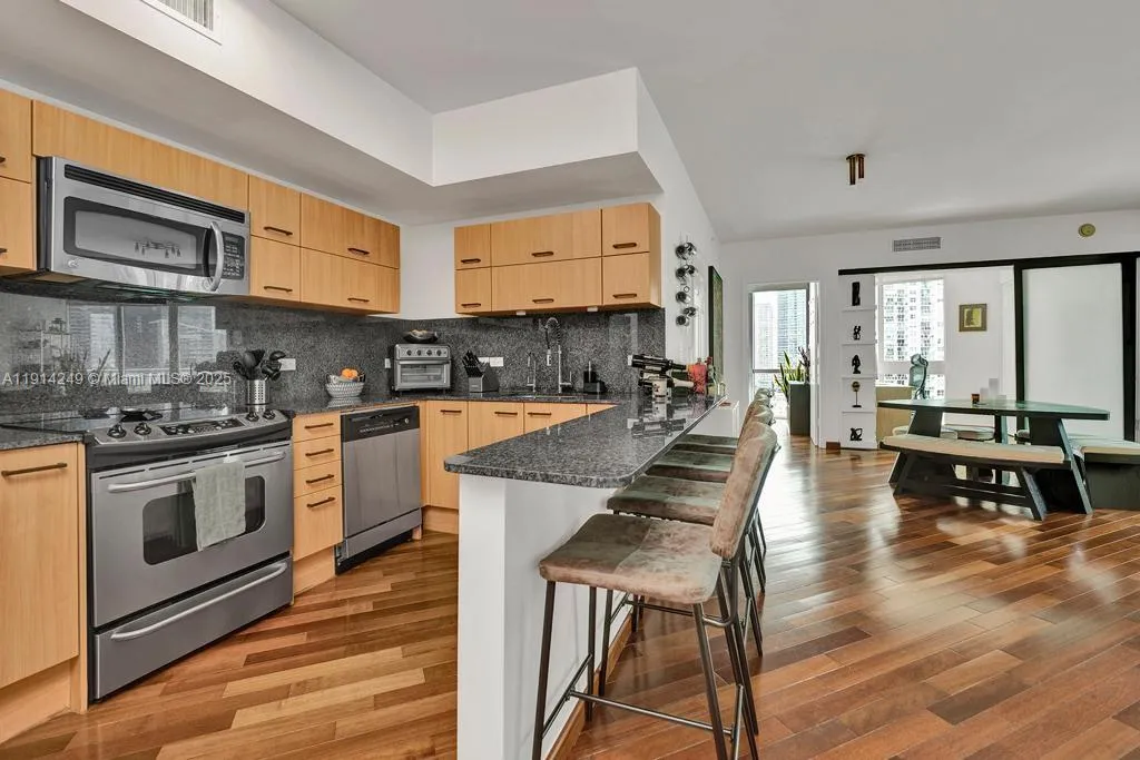 350 S Miami Ave 1502, Miami, Florida 33130, Miami, Florida 33130, 3 Bedrooms Bedrooms, ,2 BathroomsBathrooms,Residential Lease,For Rent,350 S Miami Ave 1502, Miami, Florida 33130,A11914249
