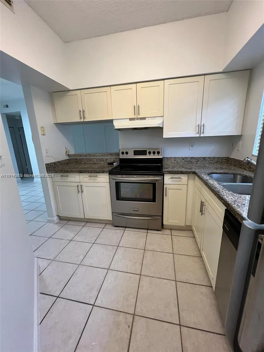 2301 Nw 96th Ter 16e, Pembroke Pines, Florida 3302, Pembroke Pines, Florida 33024, 2 Bedrooms Bedrooms, ,2 BathroomsBathrooms,Residential Lease,For Rent,2301 Nw 96th Ter 16e, Pembroke Pines, Florida 3302,A11914335