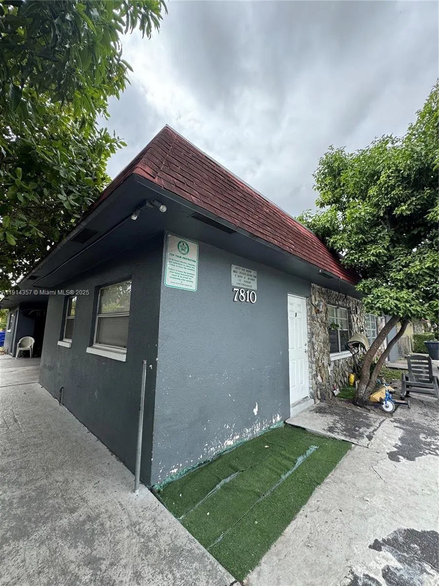 7810 Sw 10th St, North Lauderdale, Florida 33068, North Lauderdale, Florida 33068, ,Residential Income,For Sale,7810 Sw 10th St, North Lauderdale, Florida 33068,A11914357