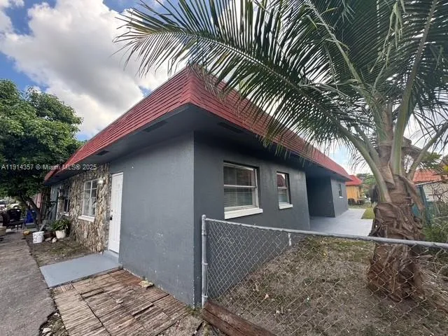 7810 Sw 10th St, North Lauderdale, Florida 33068, North Lauderdale, Florida 33068, ,Residential Income,For Sale,7810 Sw 10th St, North Lauderdale, Florida 33068,A11914357