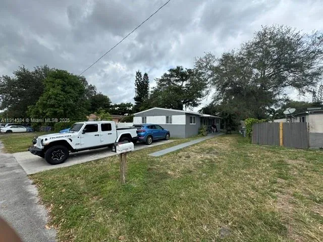 6351 Hayes St, Hollywood, Florida 33024, Hollywood, Florida 33024, ,Residential Income,For Sale,6351 Hayes St, Hollywood, Florida 33024,A11914384