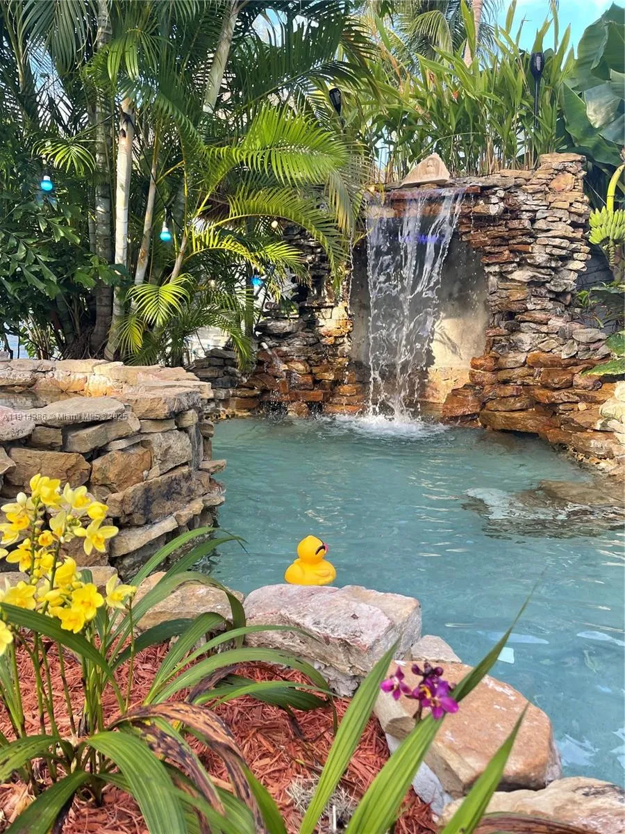 7521 Sw 56th St, Miami, Florida 33155, Miami, Florida 33155, 5 Bedrooms Bedrooms, ,4 BathroomsBathrooms,Residential Lease,For Rent,7521 Sw 56th St, Miami, Florida 33155,A11914386