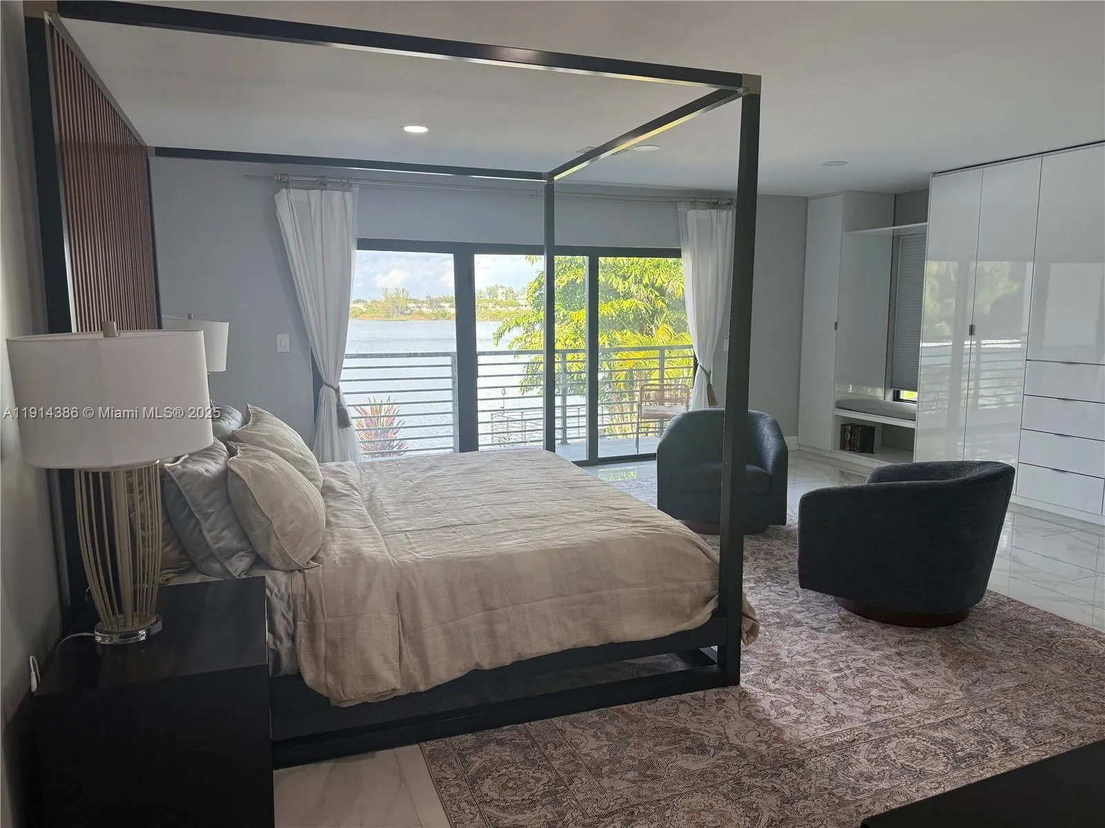 Master with lakeview