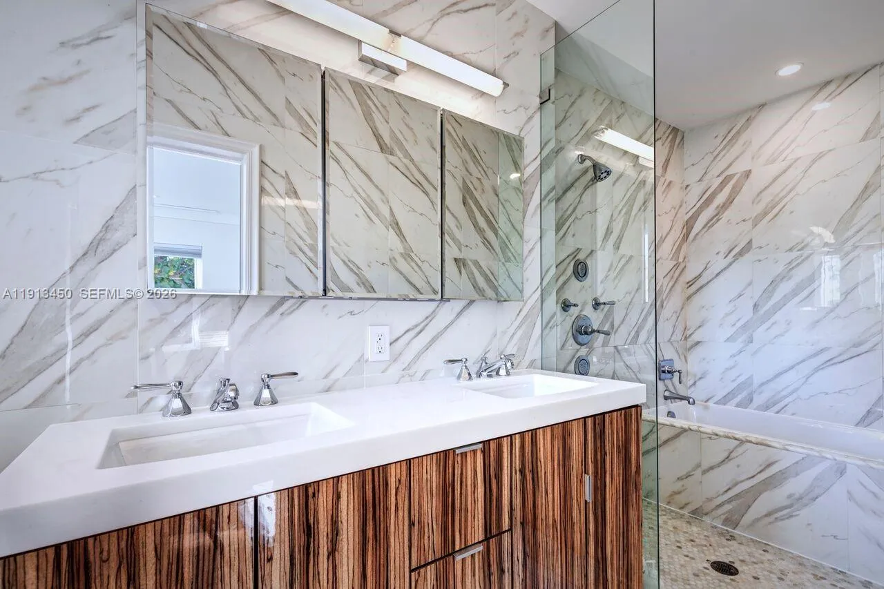 5800 La Gorce Dr, Miami Beach, Florida 33140, Miami Beach, Florida 33140, 5 Bedrooms Bedrooms, ,4 BathroomsBathrooms,Residential,For Sale,5800 La Gorce Dr, Miami Beach, Florida 33140,A11913450