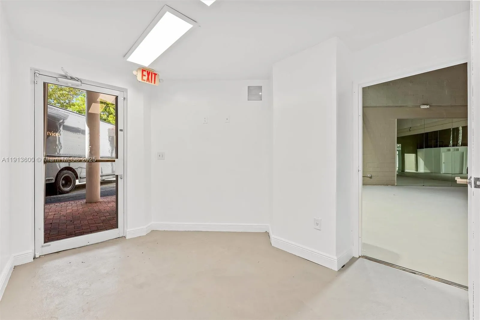 10171 Nw 58th St 11, Doral, Florida 33178, Doral, Florida 33178, ,Commercial Lease,For Rent,10171 Nw 58th St 11, Doral, Florida 33178,A11913600