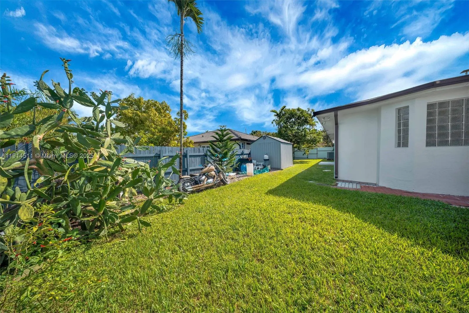 10195 Nw 26th St, Doral, Florida 33172, Doral, Florida 33172, 6 Bedrooms Bedrooms, ,4 BathroomsBathrooms,Residential,For Sale,10195 Nw 26th St, Doral, Florida 33172,A11914511