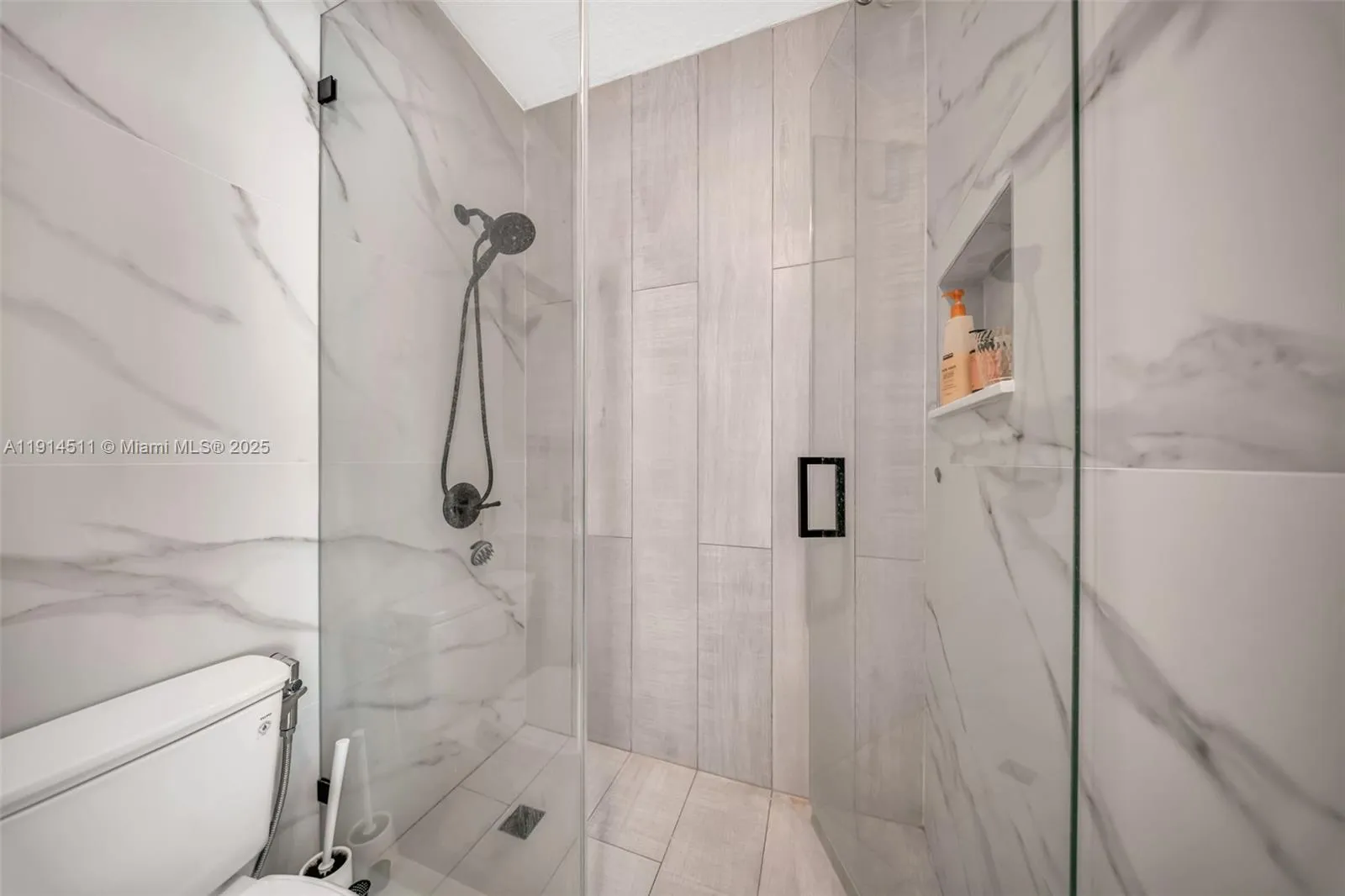 10195 Nw 26th St, Doral, Florida 33172, Doral, Florida 33172, 6 Bedrooms Bedrooms, ,4 BathroomsBathrooms,Residential,For Sale,10195 Nw 26th St, Doral, Florida 33172,A11914511