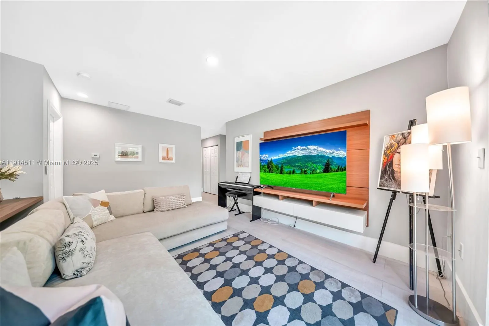 10195 Nw 26th St, Doral, Florida 33172, Doral, Florida 33172, 6 Bedrooms Bedrooms, ,4 BathroomsBathrooms,Residential,For Sale,10195 Nw 26th St, Doral, Florida 33172,A11914511