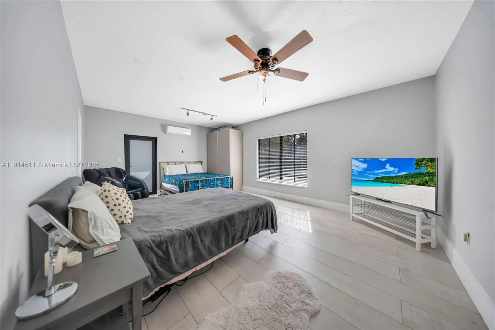 10195 Nw 26th St, Doral, Florida 33172, Doral, Florida 33172, 6 Bedrooms Bedrooms, ,4 BathroomsBathrooms,Residential,For Sale,10195 Nw 26th St, Doral, Florida 33172,A11914511