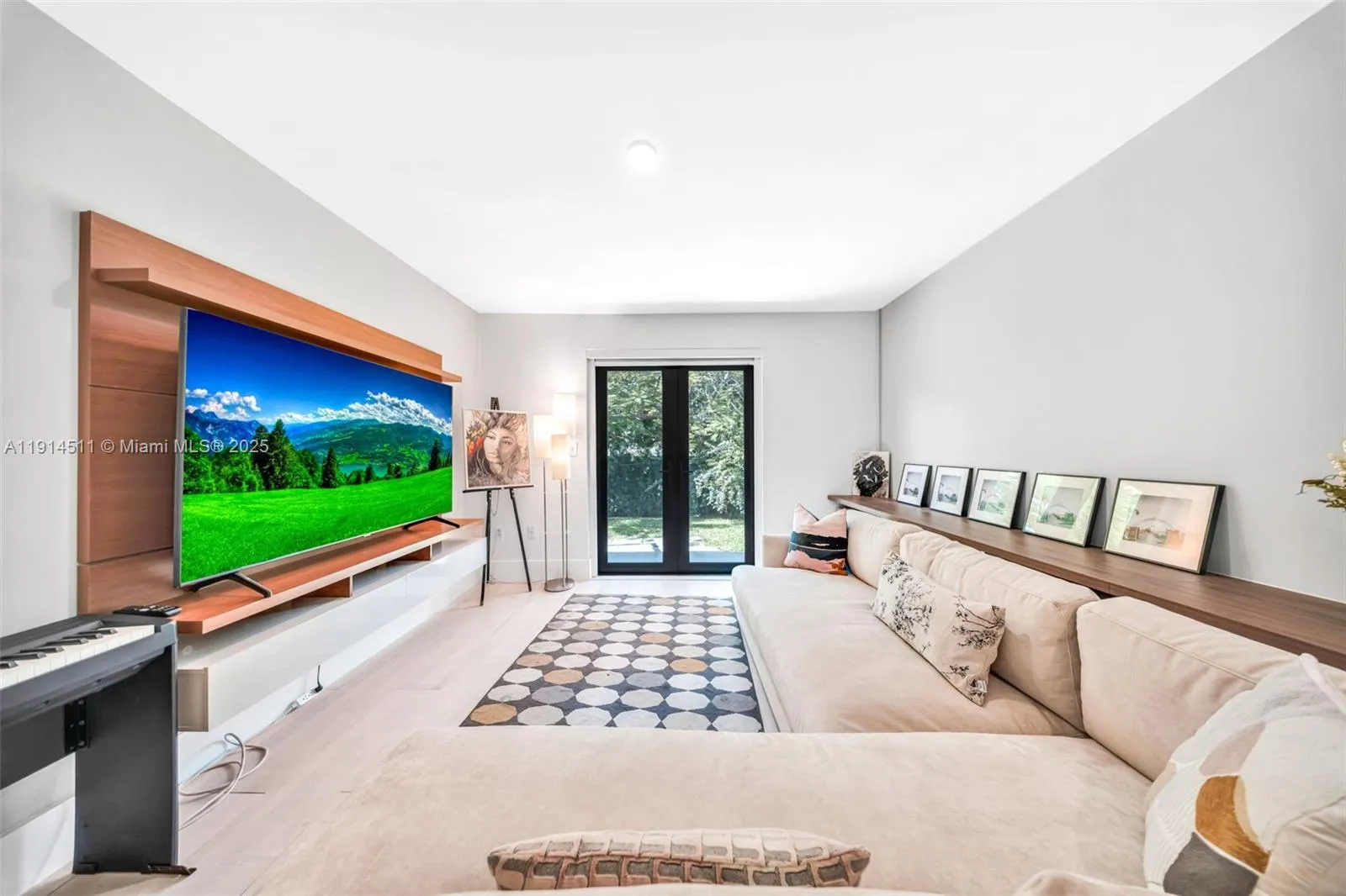 10195 Nw 26th St, Doral, Florida 33172, Doral, Florida 33172, 6 Bedrooms Bedrooms, ,4 BathroomsBathrooms,Residential,For Sale,10195 Nw 26th St, Doral, Florida 33172,A11914511