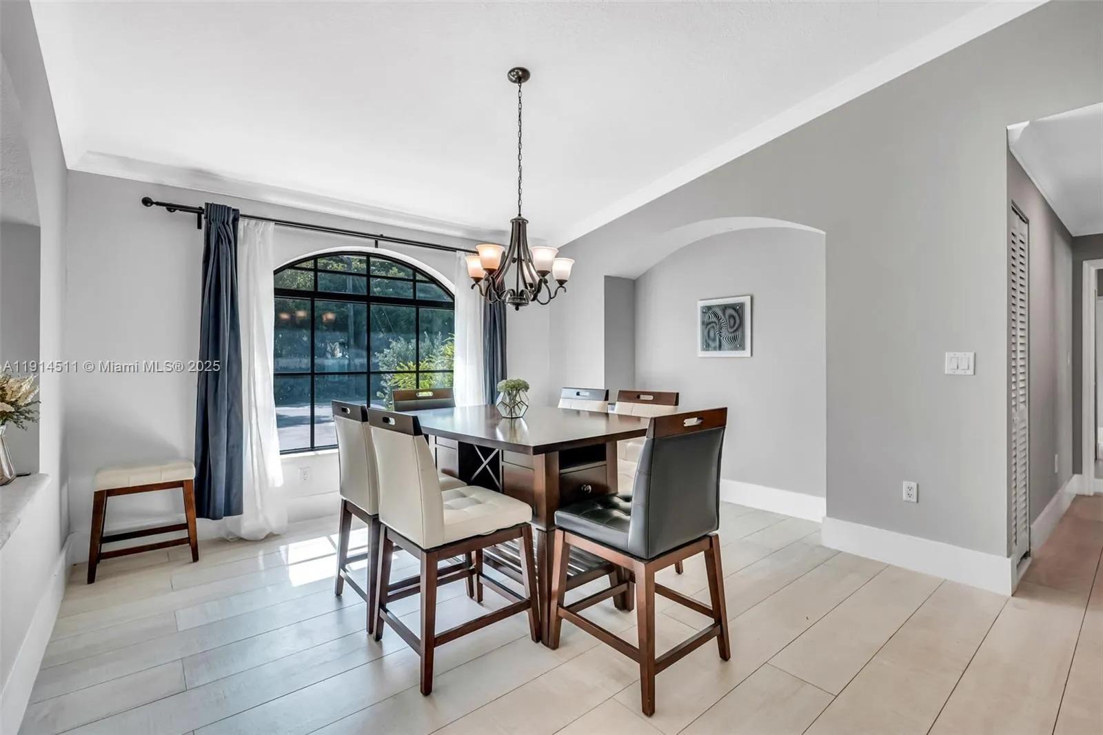 10195 Nw 26th St, Doral, Florida 33172, Doral, Florida 33172, 6 Bedrooms Bedrooms, ,4 BathroomsBathrooms,Residential,For Sale,10195 Nw 26th St, Doral, Florida 33172,A11914511