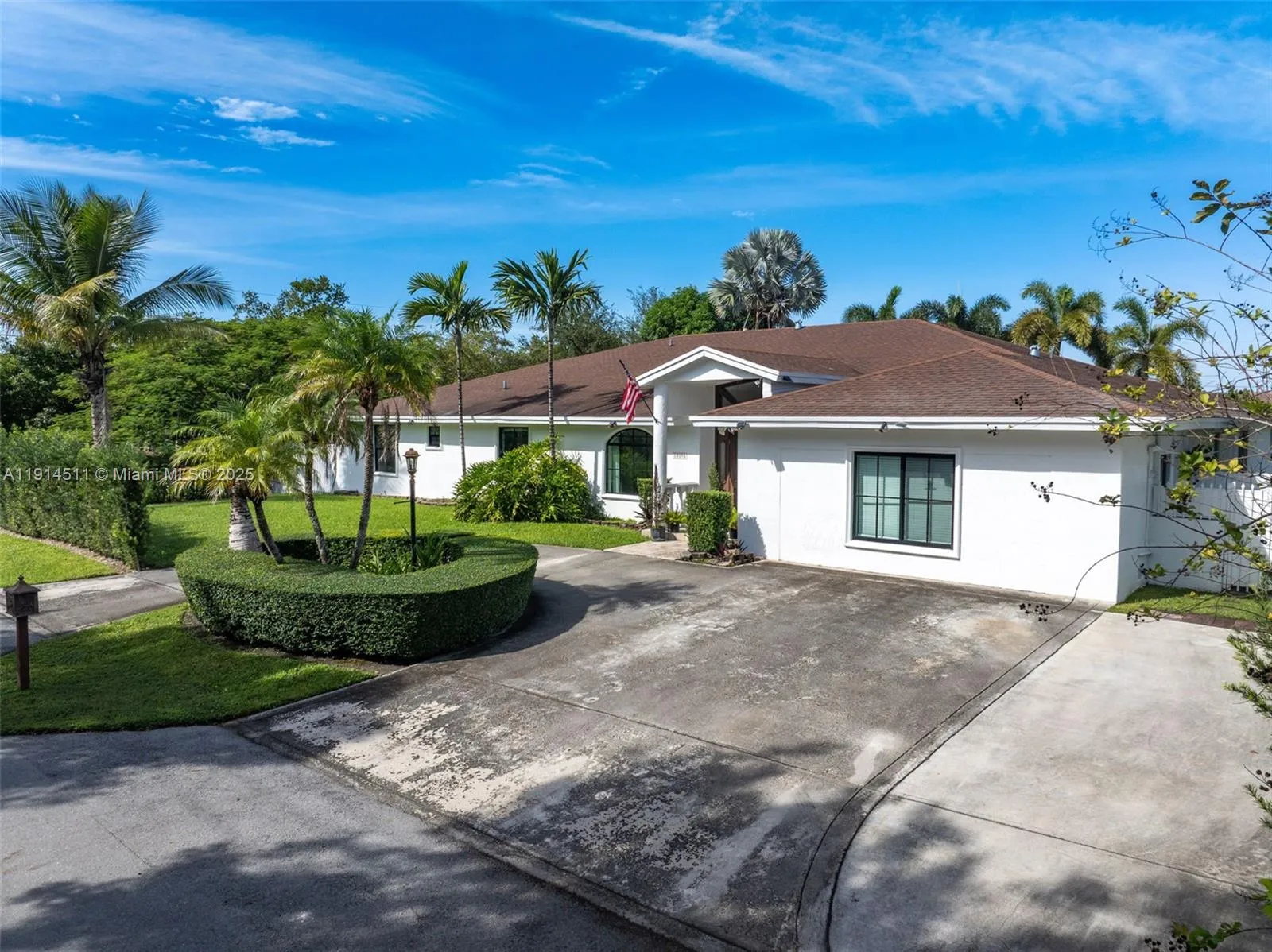 10195 Nw 26th St, Doral, Florida 33172, Doral, Florida 33172, 6 Bedrooms Bedrooms, ,4 BathroomsBathrooms,Residential,For Sale,10195 Nw 26th St, Doral, Florida 33172,A11914511