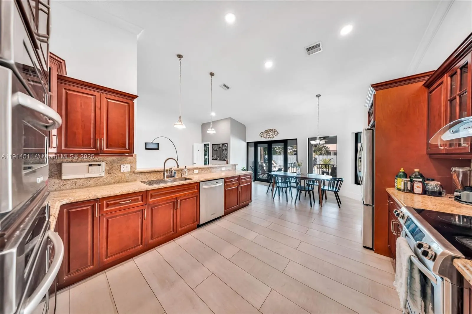 10195 Nw 26th St, Doral, Florida 33172, Doral, Florida 33172, 6 Bedrooms Bedrooms, ,4 BathroomsBathrooms,Residential,For Sale,10195 Nw 26th St, Doral, Florida 33172,A11914511