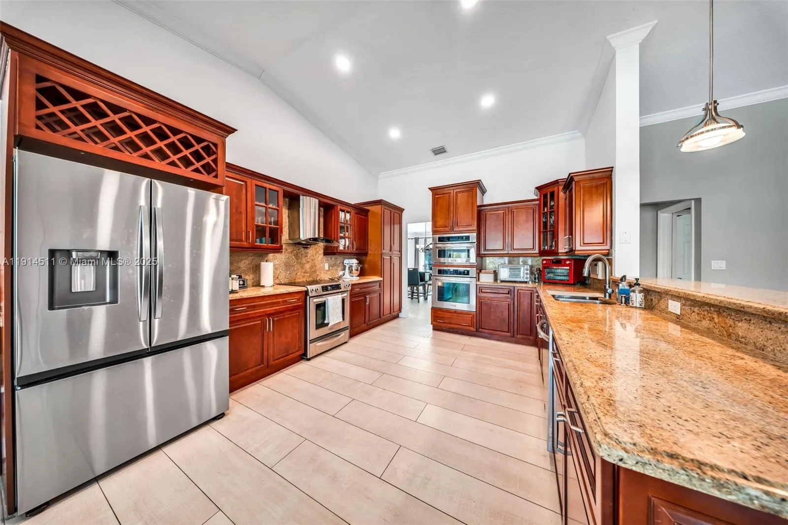 10195 Nw 26th St, Doral, Florida 33172, Doral, Florida 33172, 6 Bedrooms Bedrooms, ,4 BathroomsBathrooms,Residential,For Sale,10195 Nw 26th St, Doral, Florida 33172,A11914511