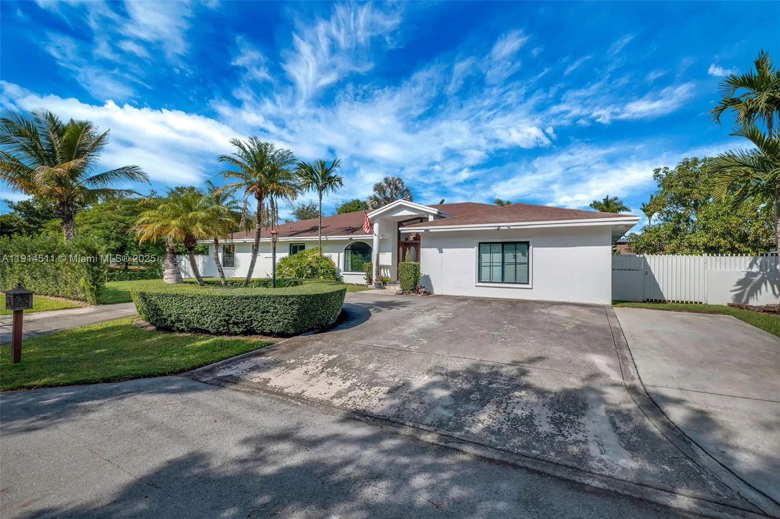 10195 Nw 26th St, Doral, Florida 33172, Doral, Florida 33172, 6 Bedrooms Bedrooms, ,4 BathroomsBathrooms,Residential,For Sale,10195 Nw 26th St, Doral, Florida 33172,A11914511