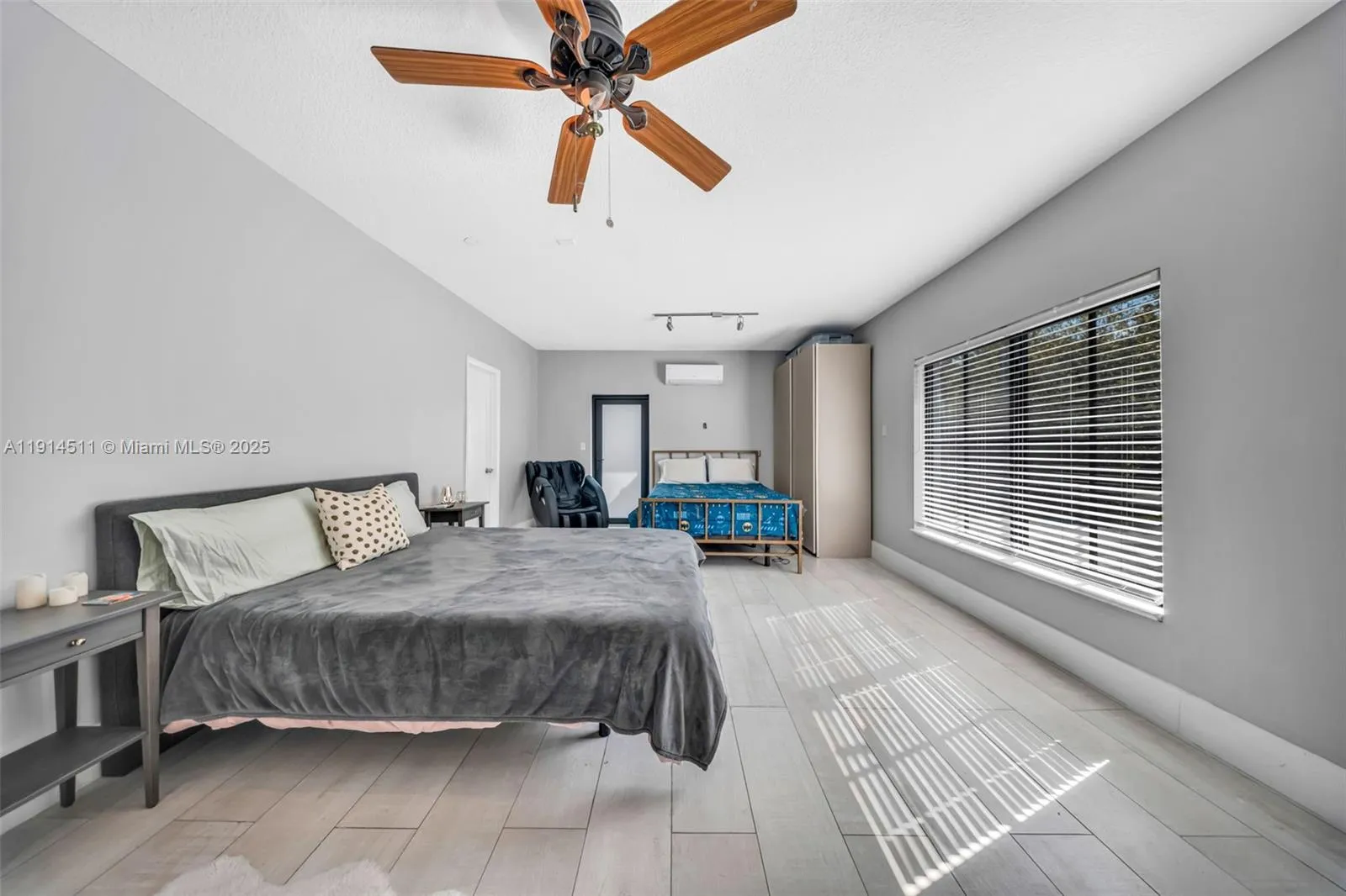 10195 Nw 26th St, Doral, Florida 33172, Doral, Florida 33172, 6 Bedrooms Bedrooms, ,4 BathroomsBathrooms,Residential,For Sale,10195 Nw 26th St, Doral, Florida 33172,A11914511