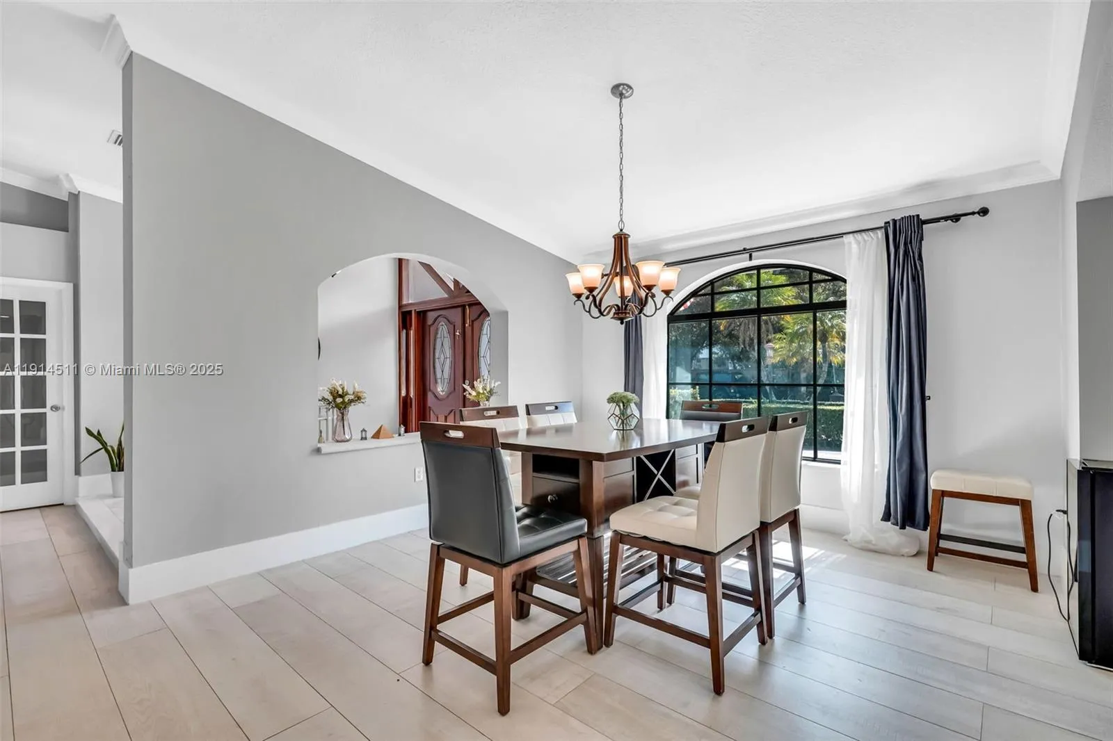 10195 Nw 26th St, Doral, Florida 33172, Doral, Florida 33172, 6 Bedrooms Bedrooms, ,4 BathroomsBathrooms,Residential,For Sale,10195 Nw 26th St, Doral, Florida 33172,A11914511