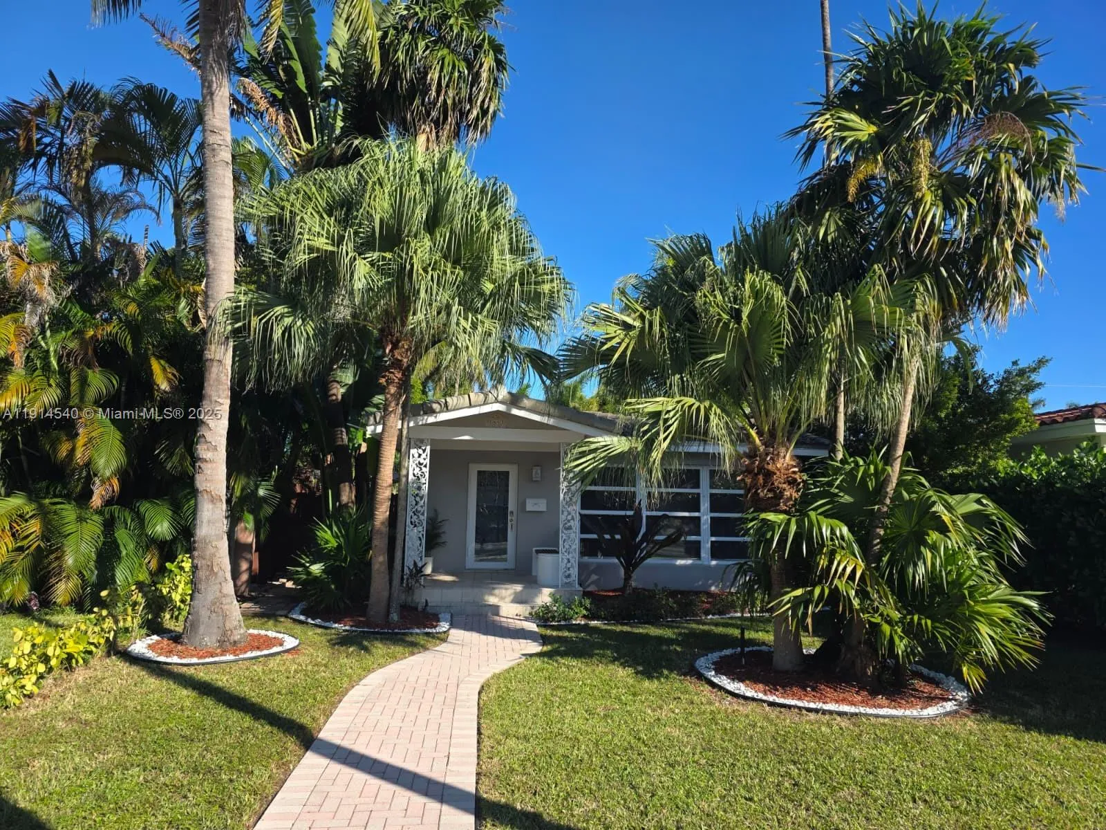 1443 Hollywood Blvd, Hollywood, Florida 33020, Hollywood, Florida 33020, 3 Bedrooms Bedrooms, ,2 BathroomsBathrooms,Residential,For Sale,1443 Hollywood Blvd, Hollywood, Florida 33020,A11914540