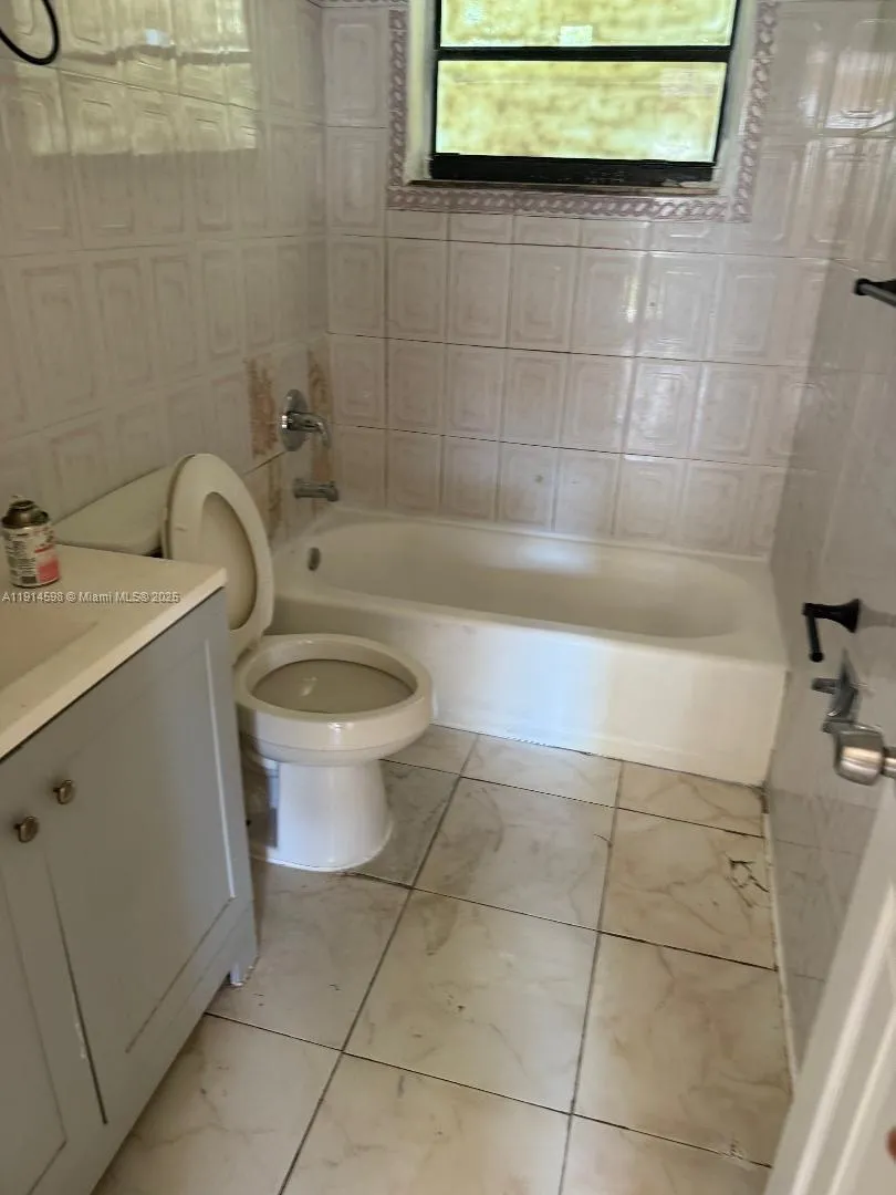 1371 Ne 150th St, Miami, Florida 33161, Miami, Florida 33161, ,Residential Income,For Sale,1371 Ne 150th St, Miami, Florida 33161,A11914598