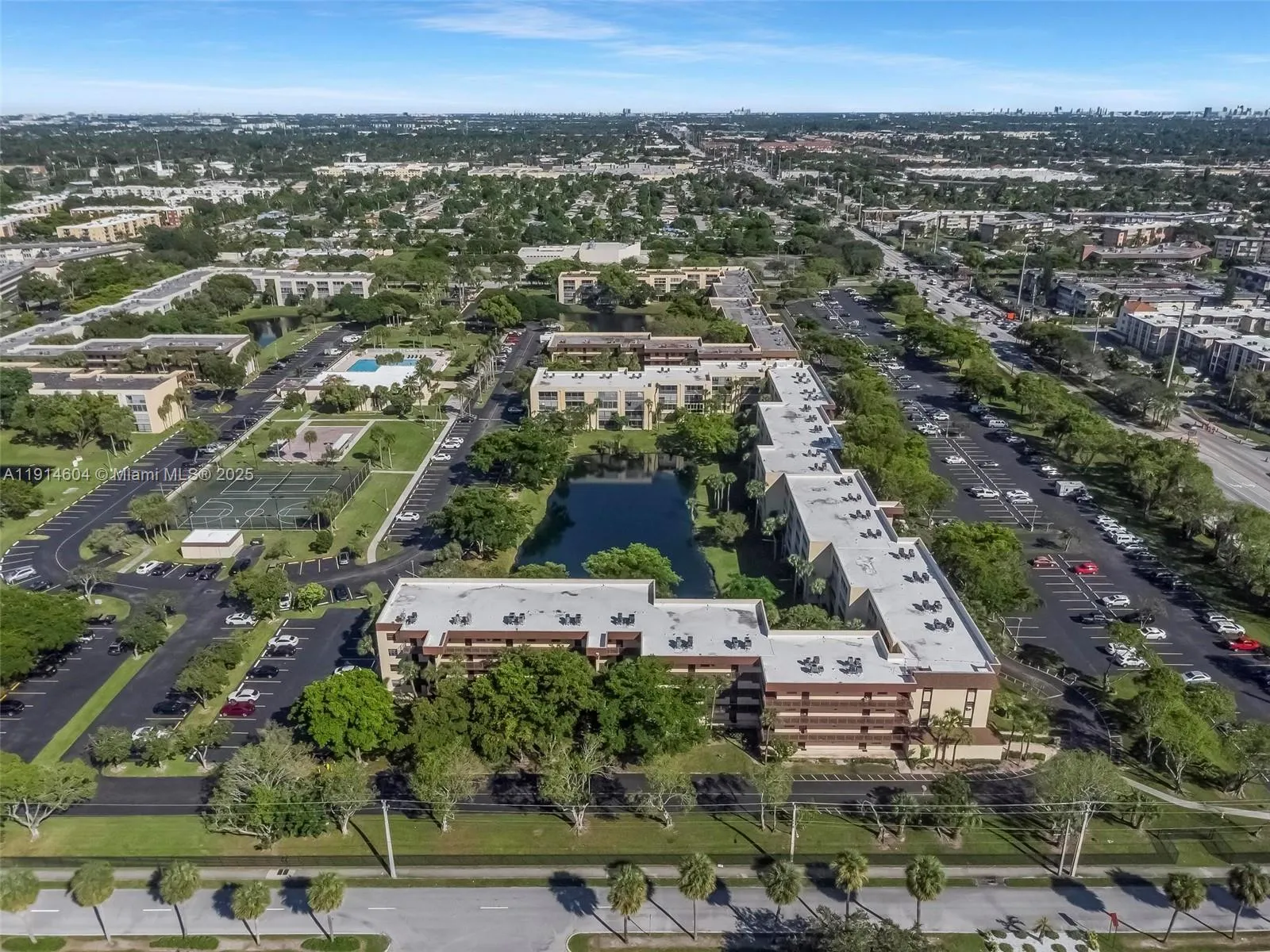3141 Nw 47th Ter 118, Lauderdale Lakes, Florida 33, Lauderdale Lakes, Florida 33319, 2 Bedrooms Bedrooms, ,2 BathroomsBathrooms,Residential,For Sale,3141 Nw 47th Ter 118, Lauderdale Lakes, Florida 33,A11914604