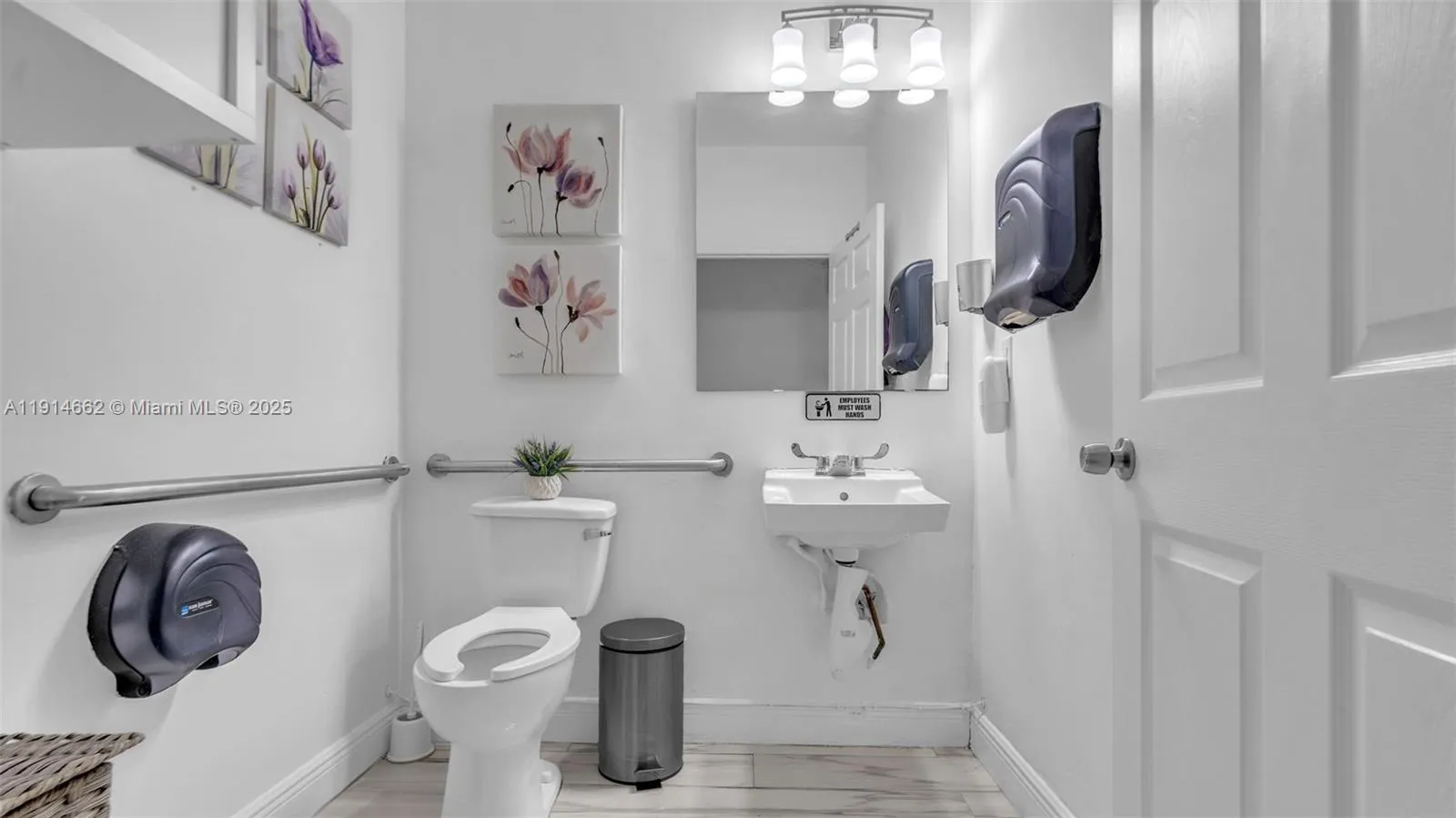 333 Almeria Ave, Coral Gables, Florida 33134, Coral Gables, Florida 33134, ,Business Opportunity,For Sale,333 Almeria Ave, Coral Gables, Florida 33134,A11914662