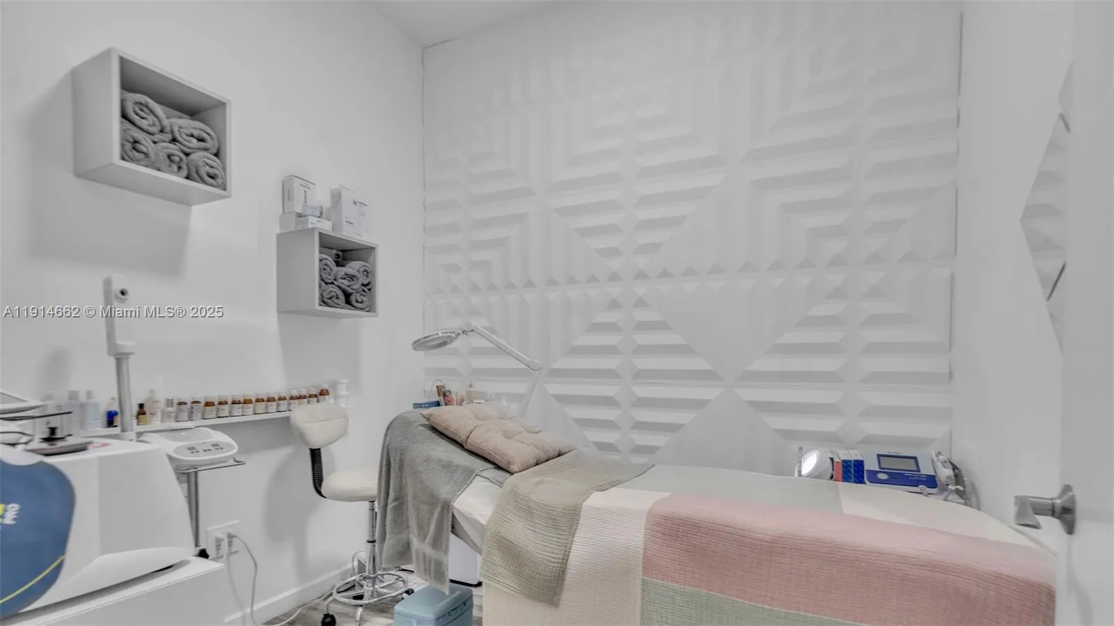 333 Almeria Ave, Coral Gables, Florida 33134, Coral Gables, Florida 33134, ,Business Opportunity,For Sale,333 Almeria Ave, Coral Gables, Florida 33134,A11914662