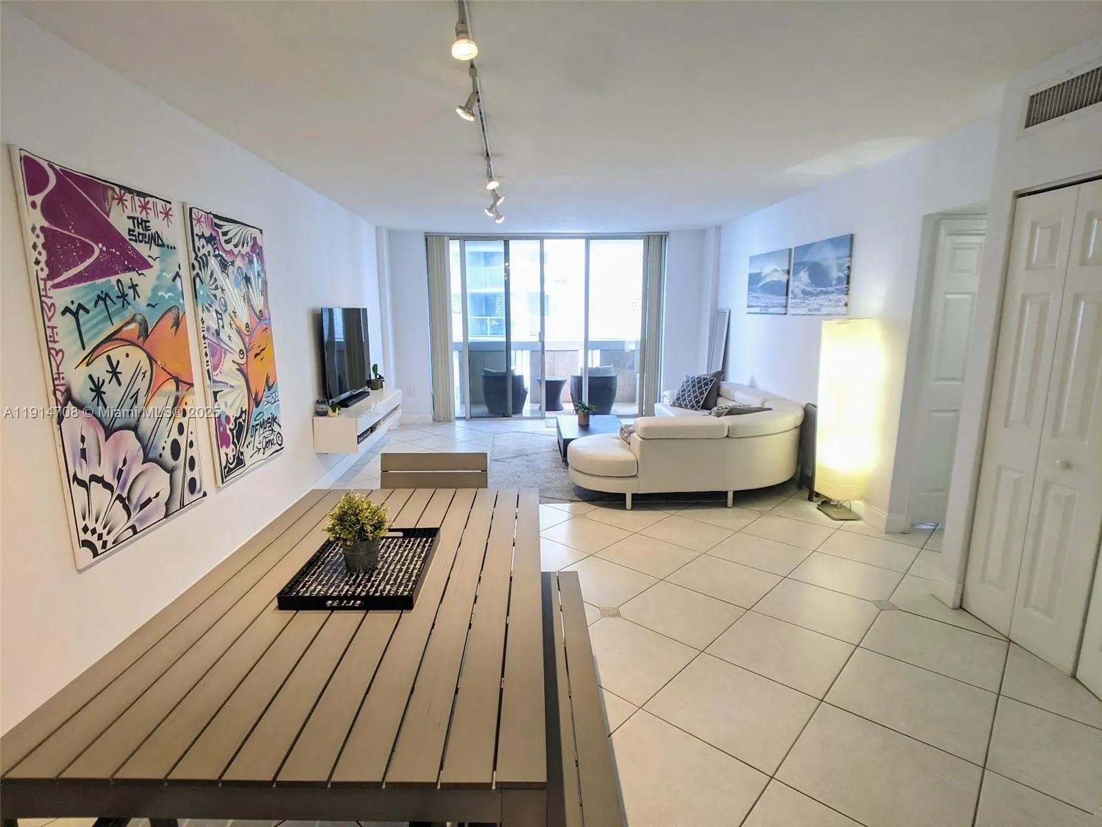 800 West Ave 938, Miami Beach, Florida 33139, Miami Beach, Florida 33139, 1 Bedroom Bedrooms, ,1 BathroomBathrooms,Residential Lease,For Rent,800 West Ave 938, Miami Beach, Florida 33139,A11914708