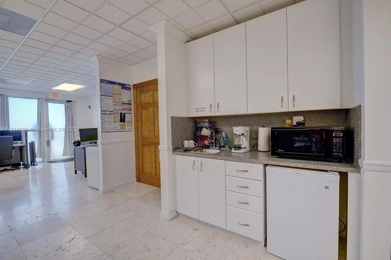 5220 S University Dr 203c, Davie, Florida 33328, Davie, Florida 33328, ,Commercial Lease,For Rent,5220 S University Dr 203c, Davie, Florida 33328,A11914096