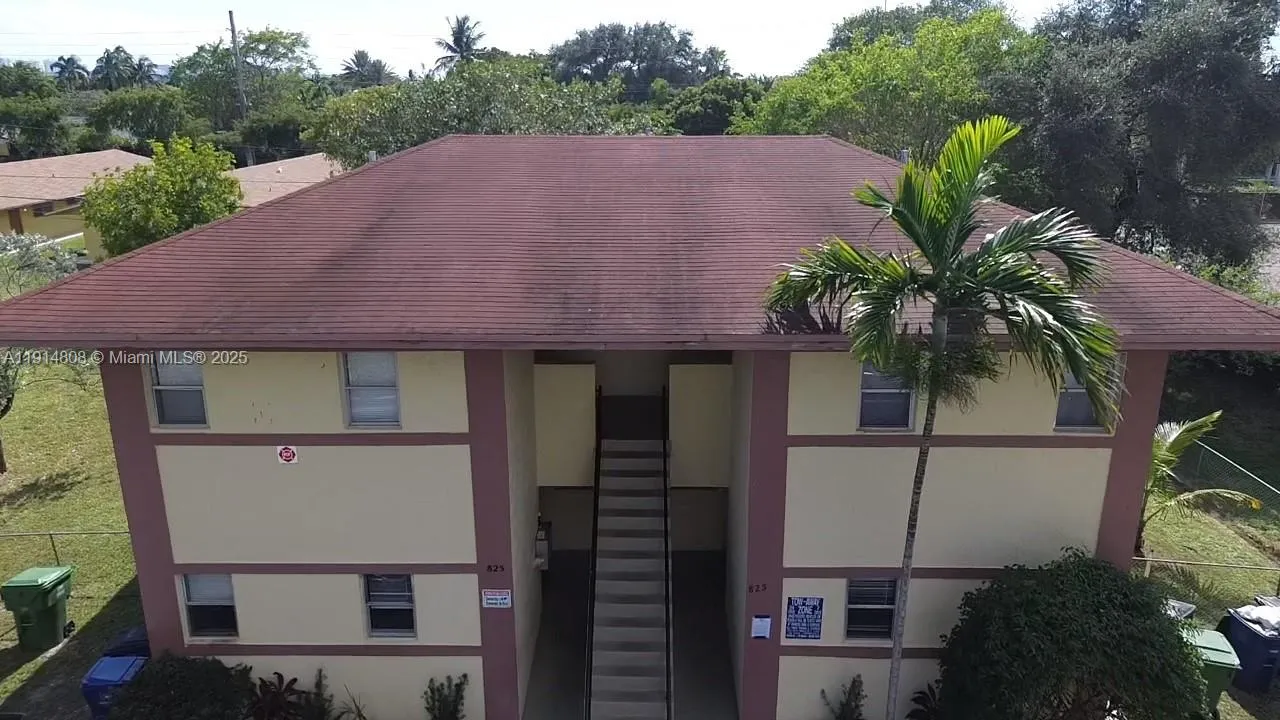 825 Sw 10th St, Hallandale Beach, Florida 33009, Hallandale Beach, Florida 33009, ,Residential Income,For Sale,825 Sw 10th St, Hallandale Beach, Florida 33009,A11914808