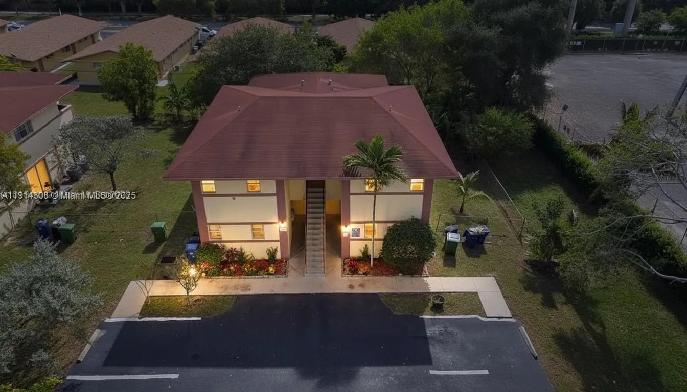 825 Sw 10th St, Hallandale Beach, Florida 33009, Hallandale Beach, Florida 33009, ,Residential Income,For Sale,825 Sw 10th St, Hallandale Beach, Florida 33009,A11914808