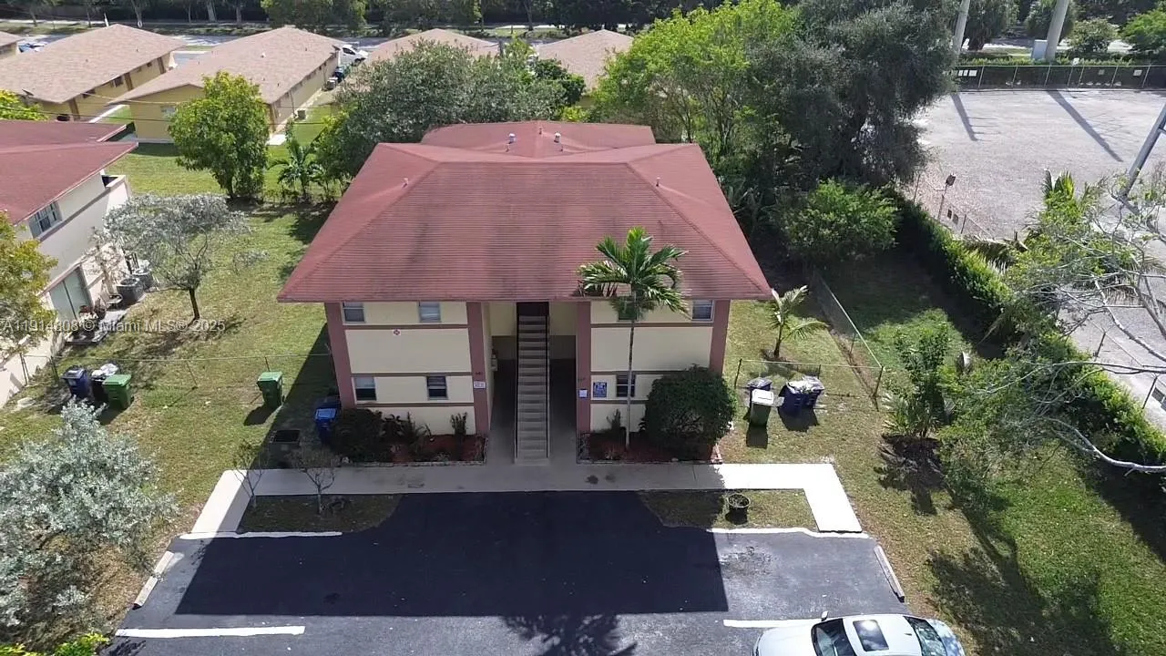 825 Sw 10th St, Hallandale Beach, Florida 33009, Hallandale Beach, Florida 33009, ,Residential Income,For Sale,825 Sw 10th St, Hallandale Beach, Florida 33009,A11914808