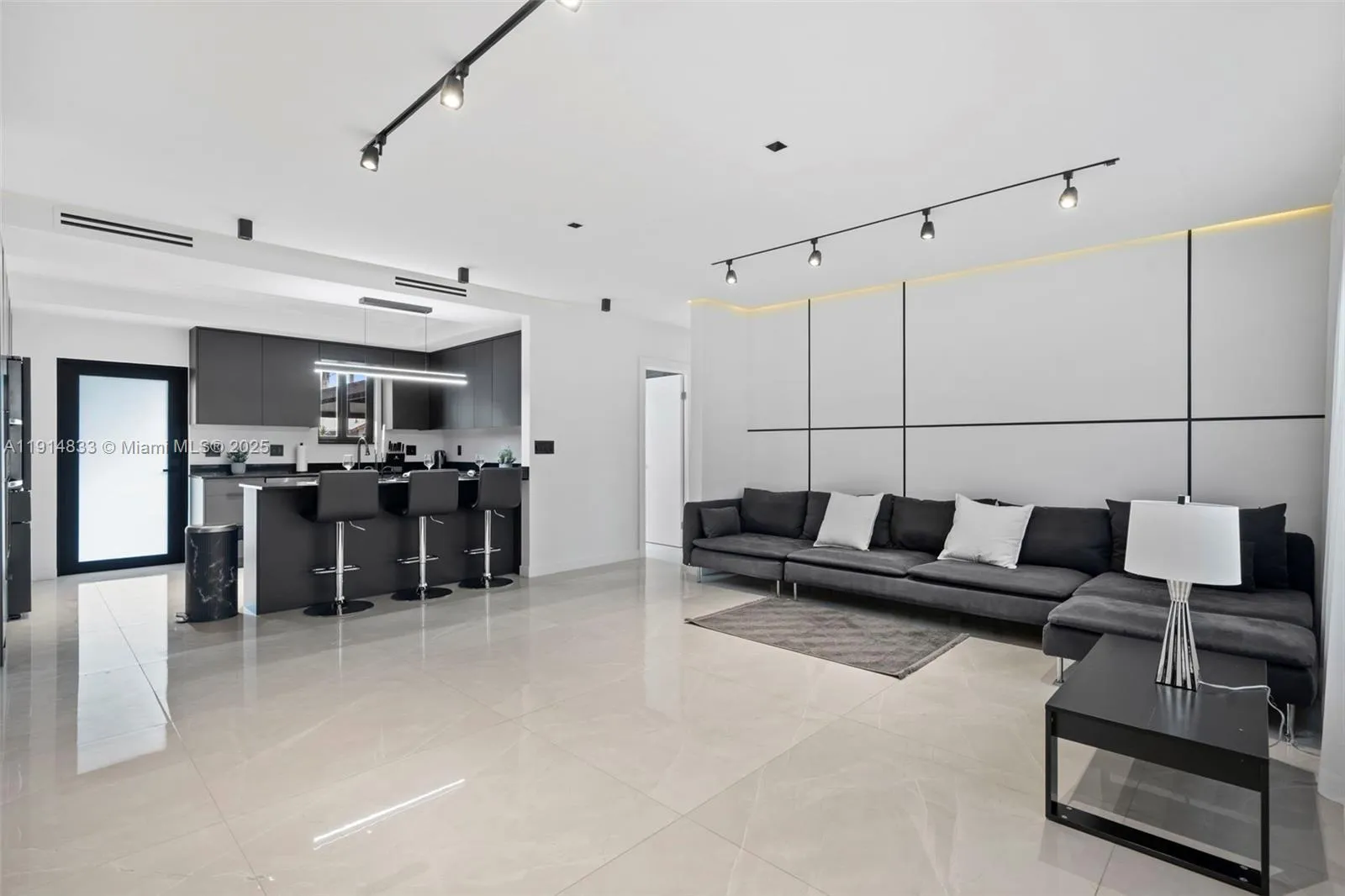 1101 N 14th Ave, Hollywood, Florida 33020, Hollywood, Florida 33020, 3 Bedrooms Bedrooms, ,2 BathroomsBathrooms,Residential,For Sale,1101 N 14th Ave, Hollywood, Florida 33020,A11914833