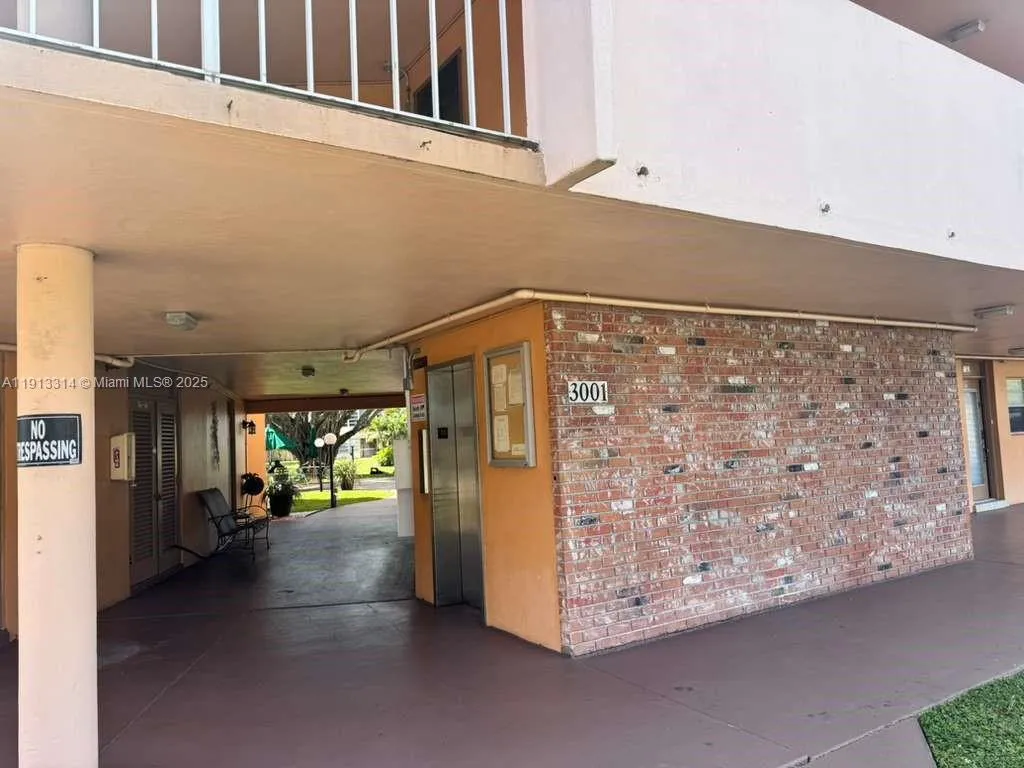 3001 Nw 46th Ave 207, Lauderdale Lakes, Florida 33, Lauderdale Lakes, Florida 33313, 1 Bedroom Bedrooms, ,1 BathroomBathrooms,Residential Lease,For Rent,3001 Nw 46th Ave 207, Lauderdale Lakes, Florida 33,A11913314 3001 Nw 46th Ave 207, Lauderdale Lakes, Florida 33, Lauderdale Lakes, Florida 33313, 1 Bedroom Bedrooms, ,1 BathroomBathrooms,Residential Lease,For Rent,3001 Nw 46th Ave 207, Lauderdale Lakes, Florida 33,A11913314