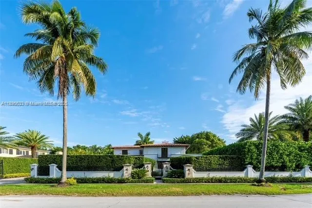 611 N Greenway Dr, Coral Gables, Florida 33134, Coral Gables, Florida 33134, 4 Bedrooms Bedrooms, ,4 BathroomsBathrooms,Residential,For Sale,611 N Greenway Dr, Coral Gables, Florida 33134,A11895633