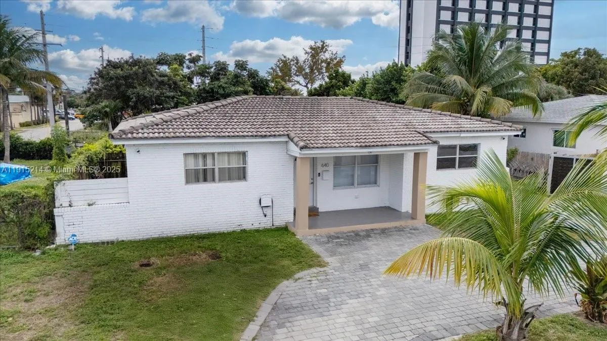 640 Ne 168th St, North Miami Beach, Florida 33162, North Miami Beach, Florida 33162, 3 Bedrooms Bedrooms, ,2 BathroomsBathrooms,Residential,For Sale,640 Ne 168th St, North Miami Beach, Florida 33162,A11915214