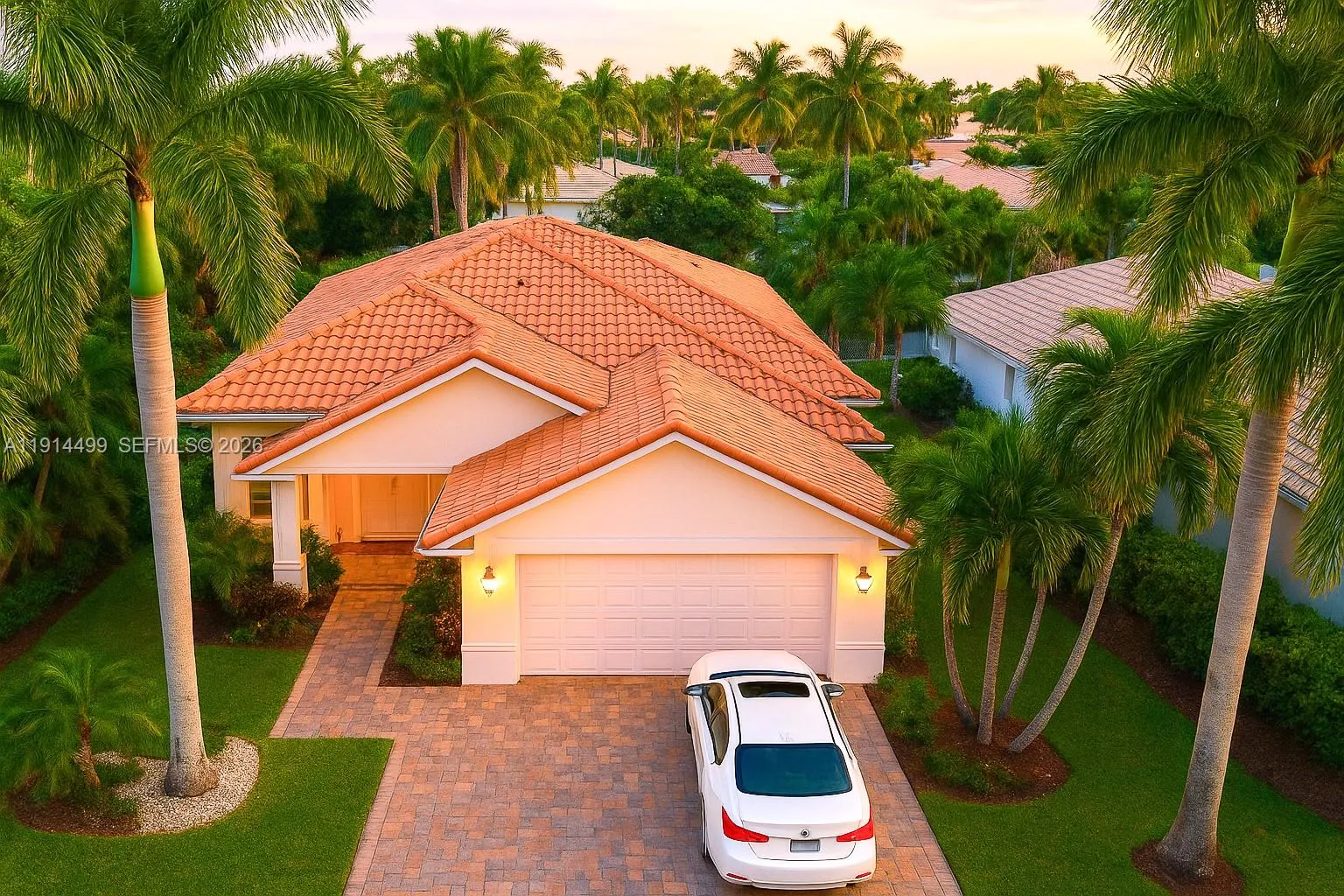 1946 Harbor View Cir, Weston, Florida 33327, Weston, Florida 33327, 4 Bedrooms Bedrooms, ,3 BathroomsBathrooms,Residential,For Sale,1946 Harbor View Cir, Weston, Florida 33327,A11914499