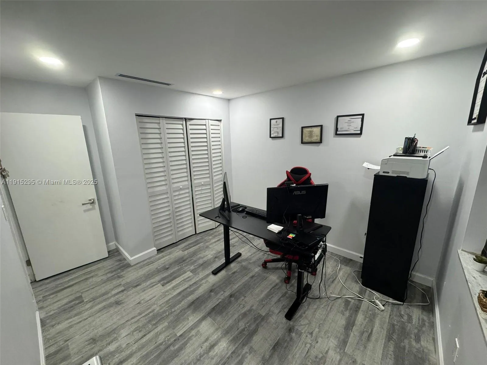 office/bedroom