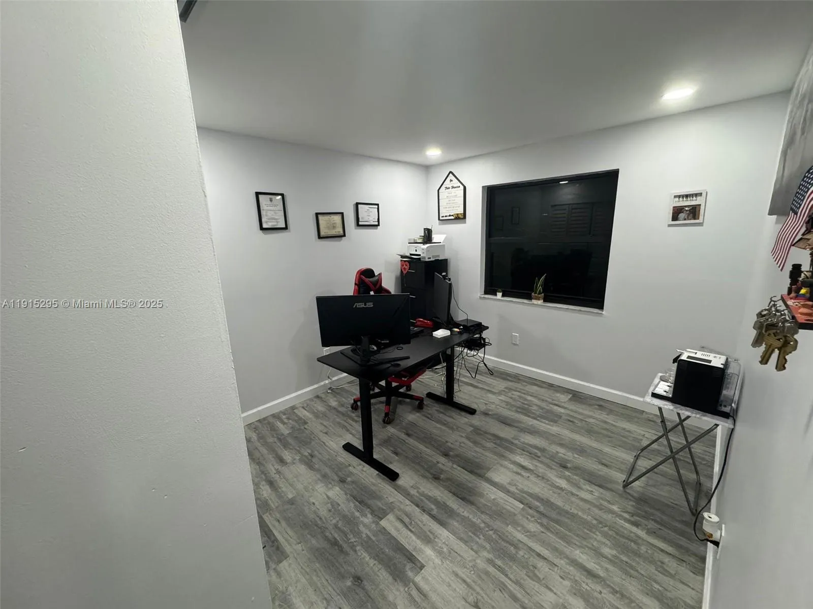 office/bedroom