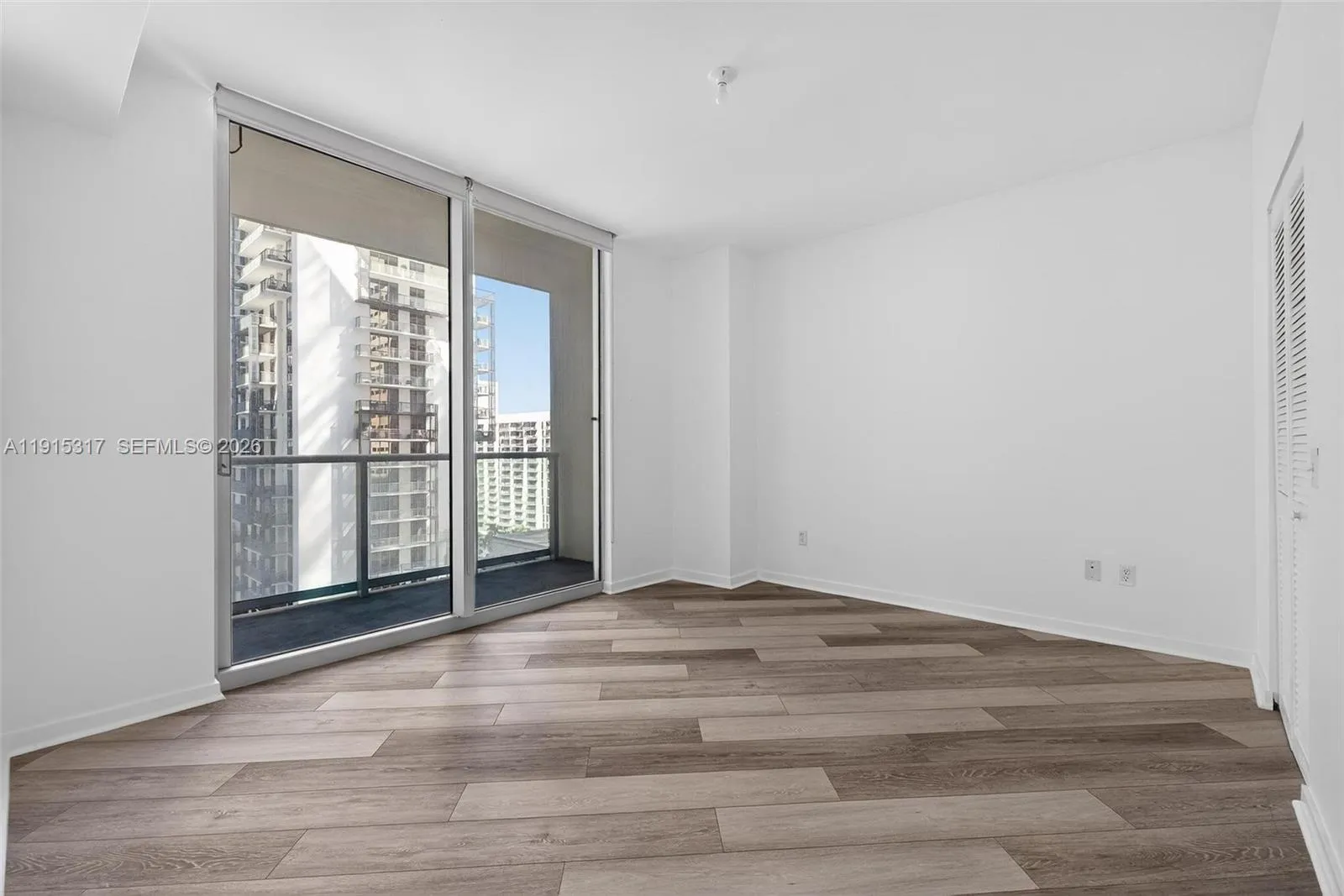 300 S Biscayne Blvd T-2407, Miami, Florida 33131, Miami, Florida 33131, 1 Bedroom Bedrooms, ,1 BathroomBathrooms,Residential,For Sale,300 S Biscayne Blvd T-2407, Miami, Florida 33131,A11915317