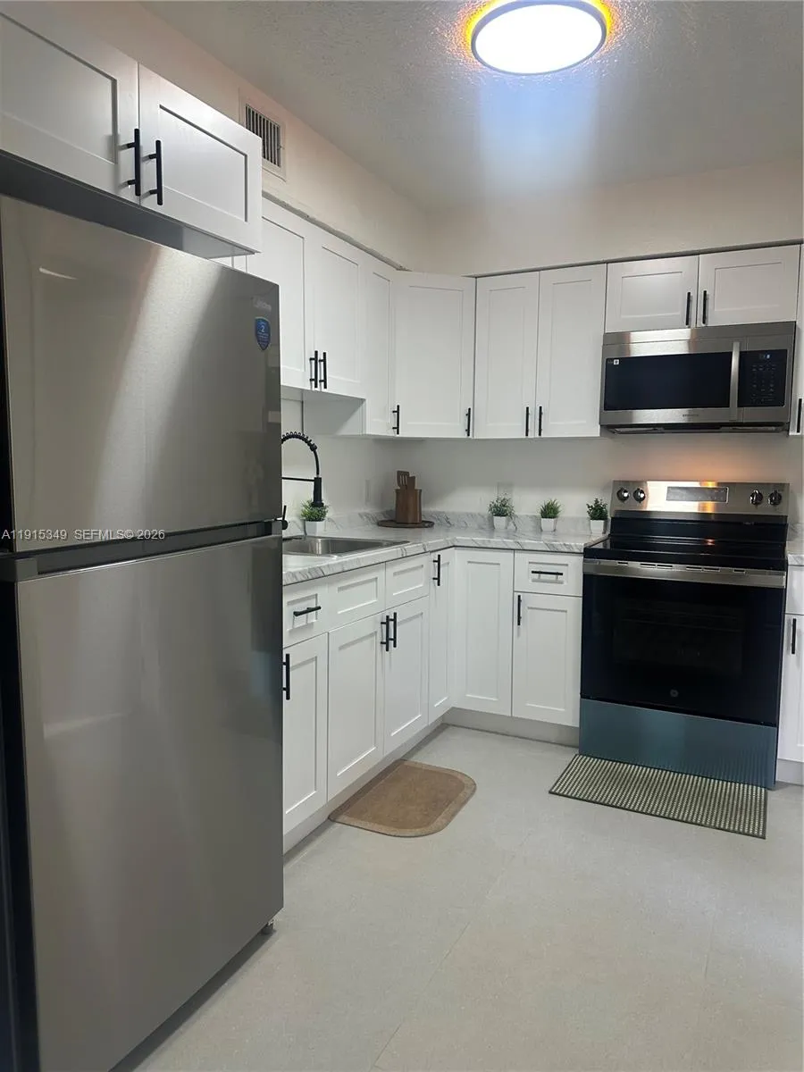 480 Nw 24th Ave 08, Fort Lauderdale, Florida 33311, Fort Lauderdale, Florida 33311, 2 Bedrooms Bedrooms, ,1 BathroomBathrooms,Residential Lease,For Rent,480 Nw 24th Ave 08, Fort Lauderdale, Florida 33311,A11915349