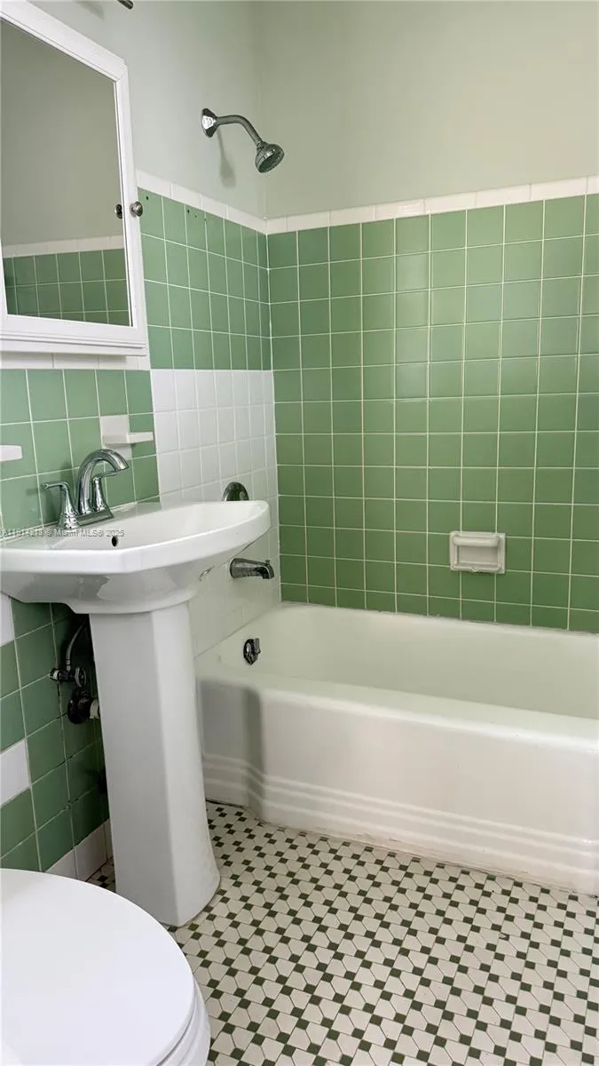 755 Ne 91st St 3f, Miami Shores, Florida 33138, Miami Shores, Florida 33138, 1 Bedroom Bedrooms, ,1 BathroomBathrooms,Residential Lease,For Rent,755 Ne 91st St 3f, Miami Shores, Florida 33138,A11914213